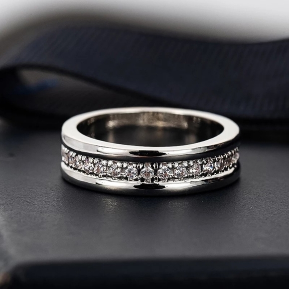 Jewelry - Classic Wedding Ring w. Middle Paved CZ Stones